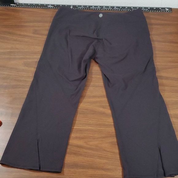 Athleta Womens Power Ananda Capri Athletic Cropped Pants #268553 Black Size Med - Picture 7 of 14